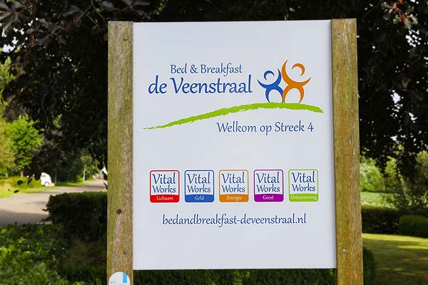 B&B-Drenthe-Gieterveen-De-Veenstraal-bord